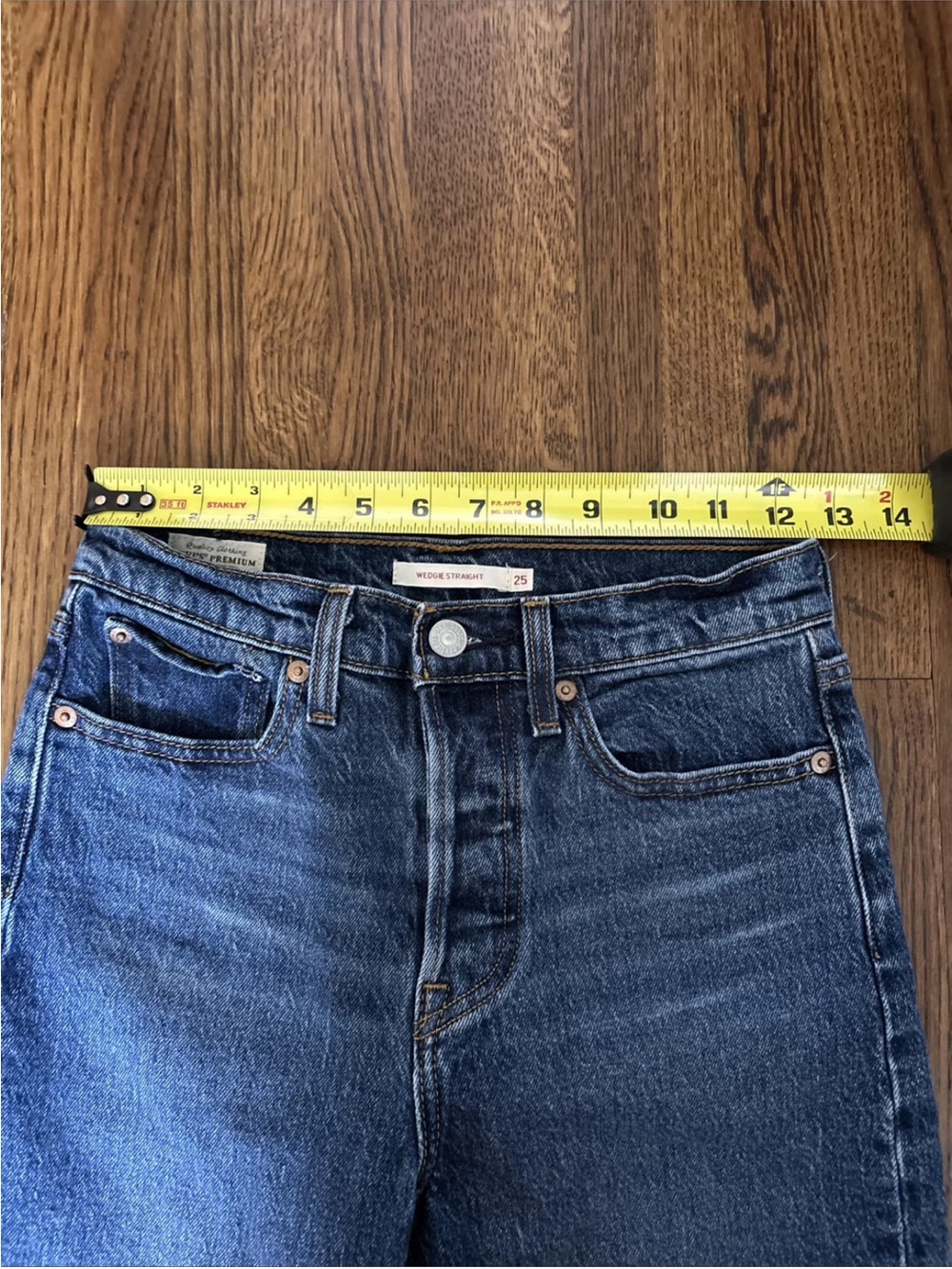 Levi 501 Jeans Womens 25 Blue Dark Wash Button Fly Wedgie Straight Leg Modern - Picture 9 of 11